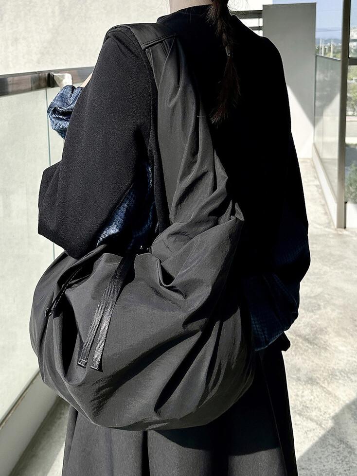Drape Shoulder Bag (Black)