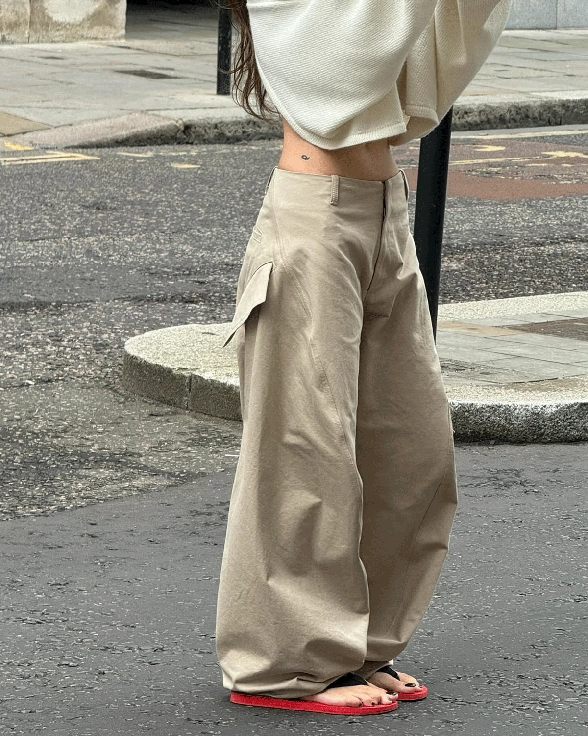 25FW H Q*MK PICK!꼭사템*) BIG POCKET ROUND PANTS (BEIGE)
