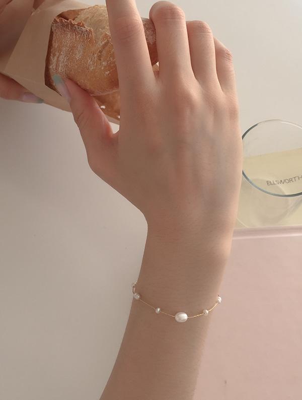 lovely pearl bracelet