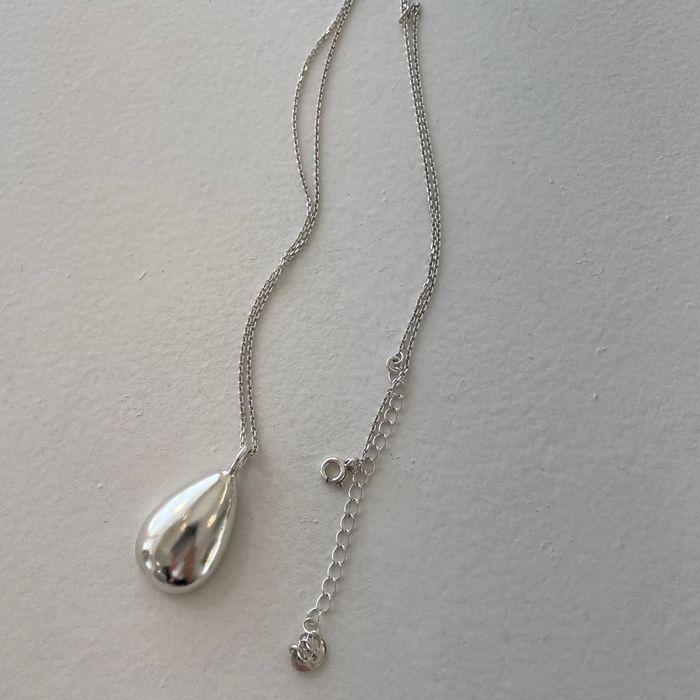 Flow drop necklace