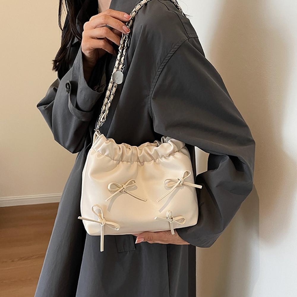 리본가방 휘뚜루마뚜루가방 체인숄더백