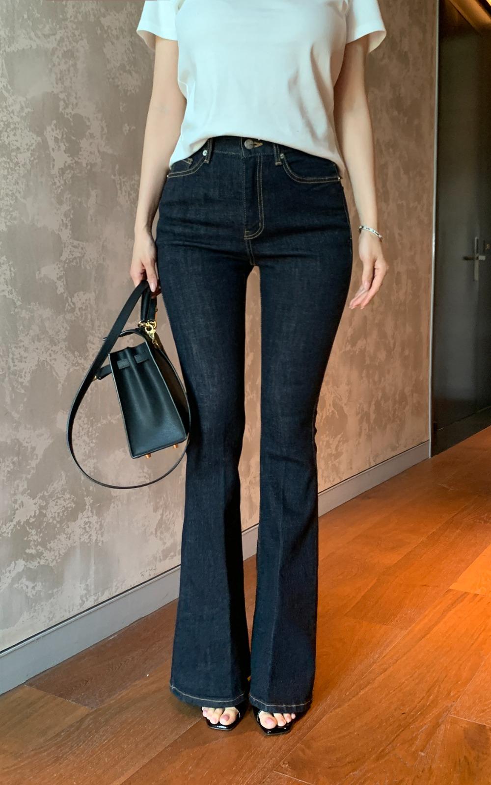 델린 생지 하이웨이스트 부츠컷 데님