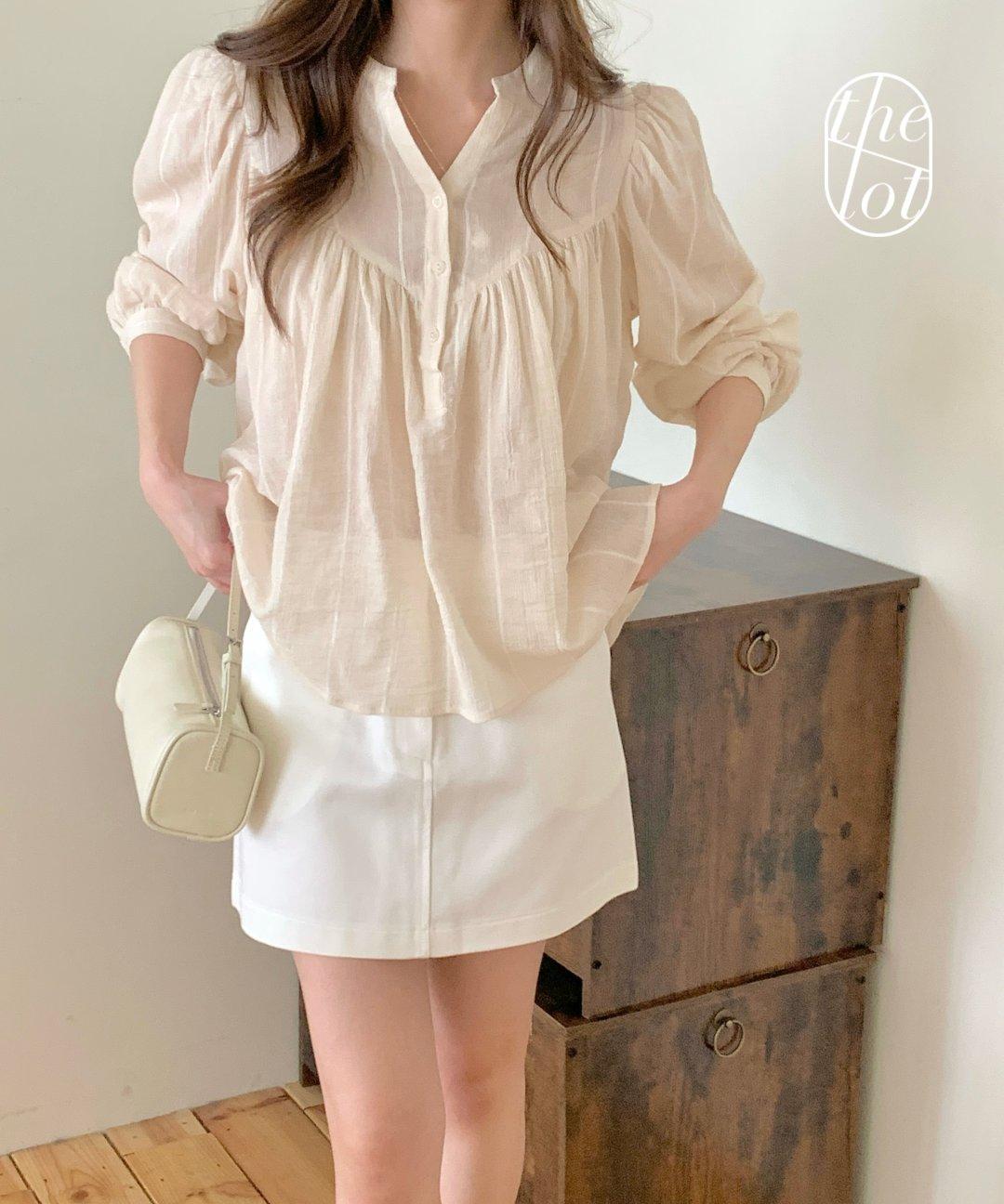 더롯 [beritte] 베리뜨 로넌 셔링 스트라이프 퍼프 블라우스 (2color)