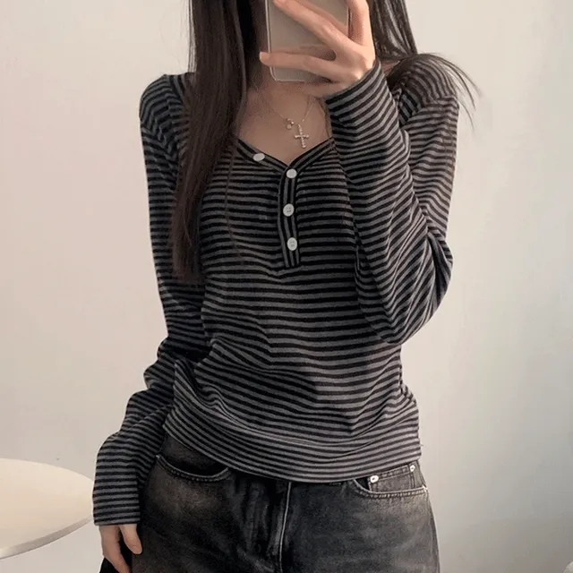 [톡톡한원단/넉넉핏] 단가라 버튼 브이넥 긴팔 티셔츠