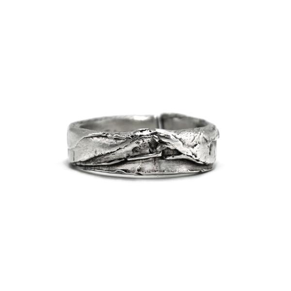 Stacked line ring