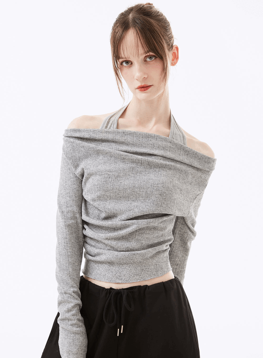호즈 홀터넥 레이어드 니트