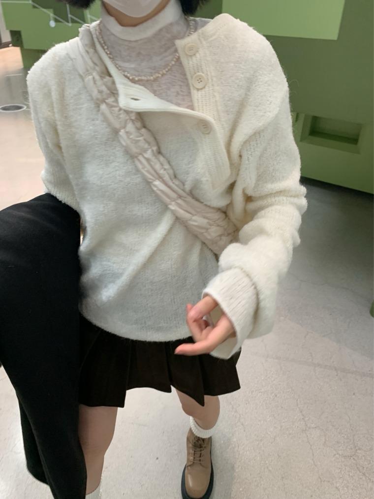 button bookle knit (일주일 소요)