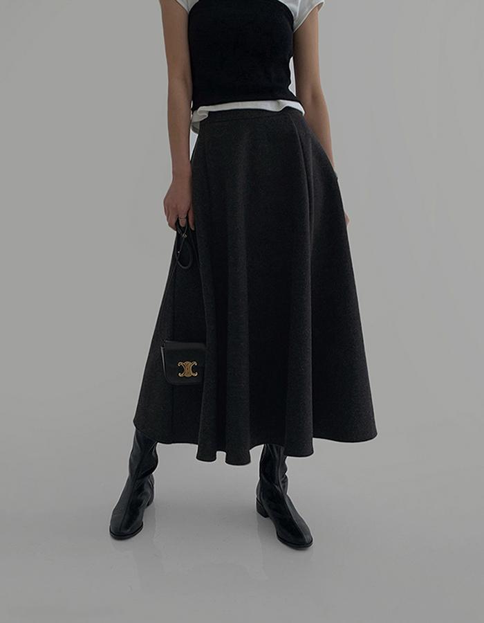 라룸 플레어울스커트