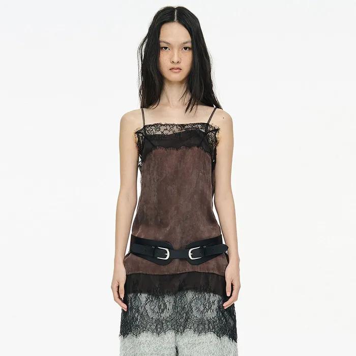 LACE SLIP DRESS / BROWN