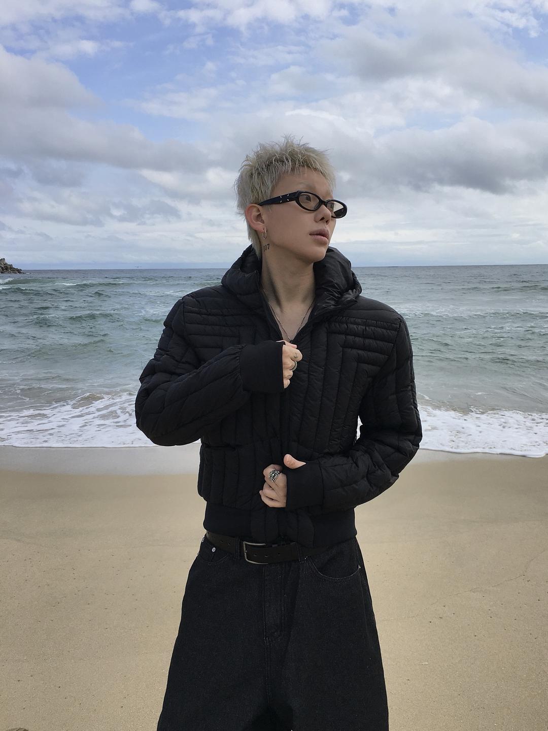 주노 크롭 후드 절개 경량패딩 3C