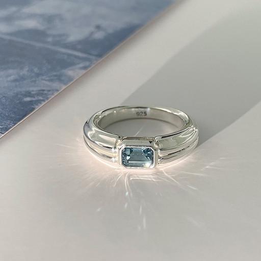 천연석 토파즈 "Swimming pool ring"