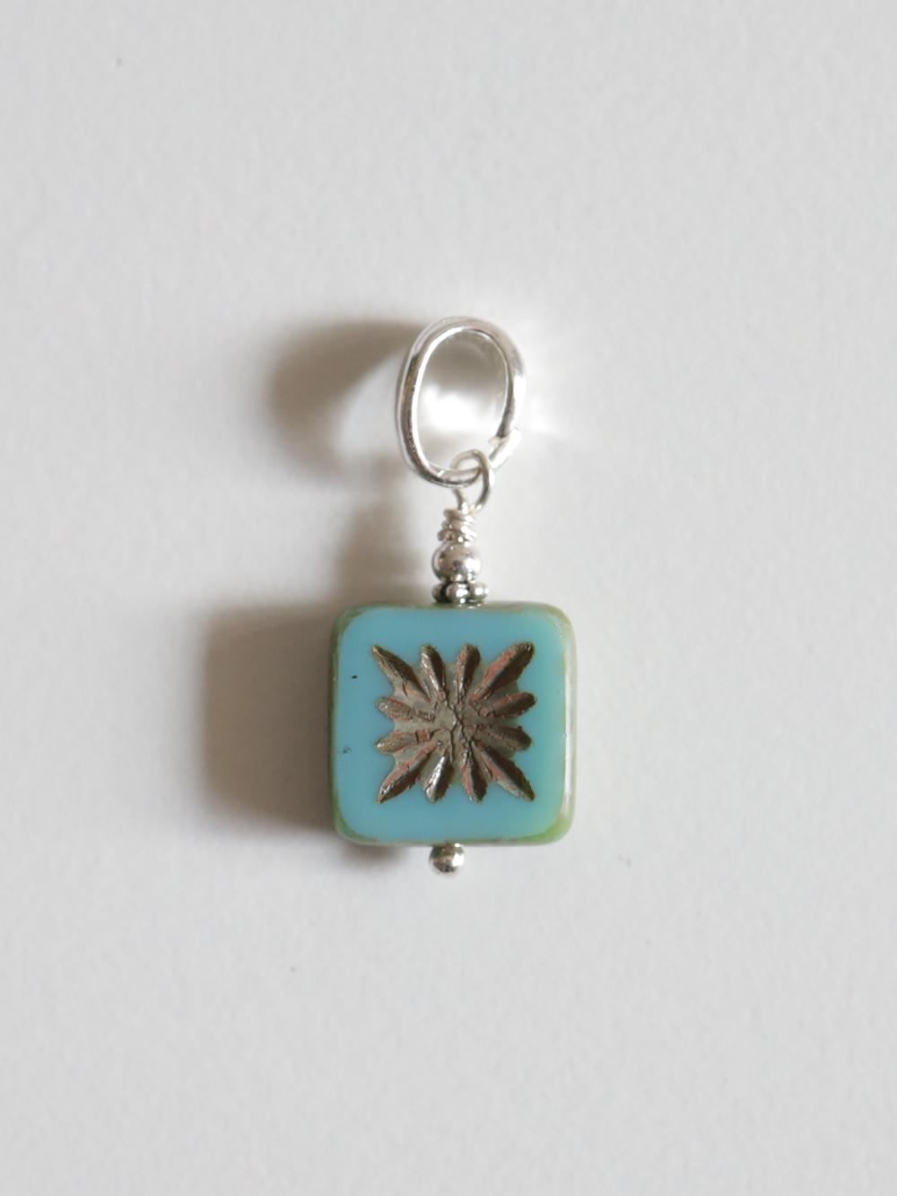 Vtg glass piece pendant