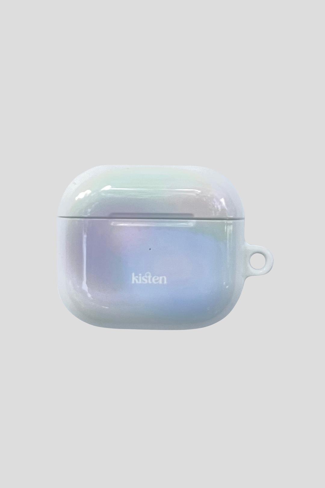 Kisten in the water
