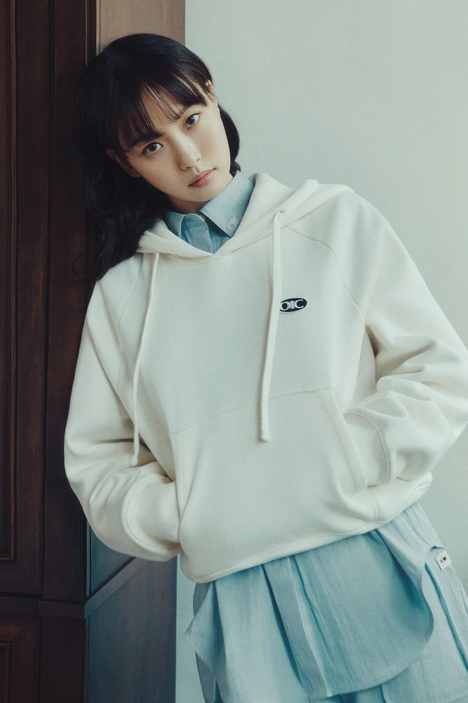 써클 와펜 크롭 후드 (3color) - 오아이오아이컬렉션