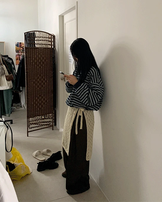 로고 패치 브이넥 스트라이프 맨투맨 (2color)