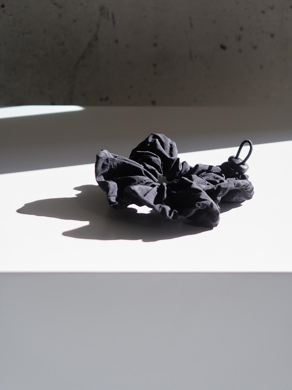Rua Stopper Scrunchie (2 Colors)