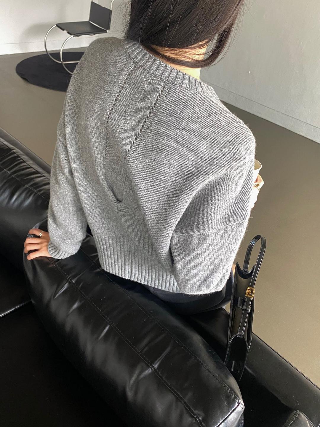 (아이당일) 웨어러블 핀 라운드 백 포인트 무지 나그랑 니트 (3COLOR)