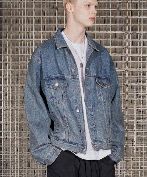 Card Wallet Denim Jacket - Light Blue