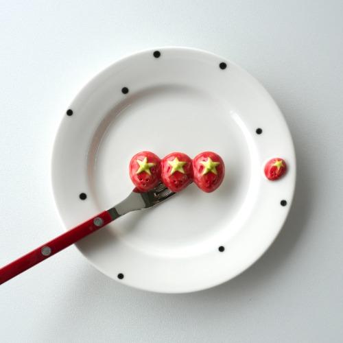 딸기플레이트_블랙도트