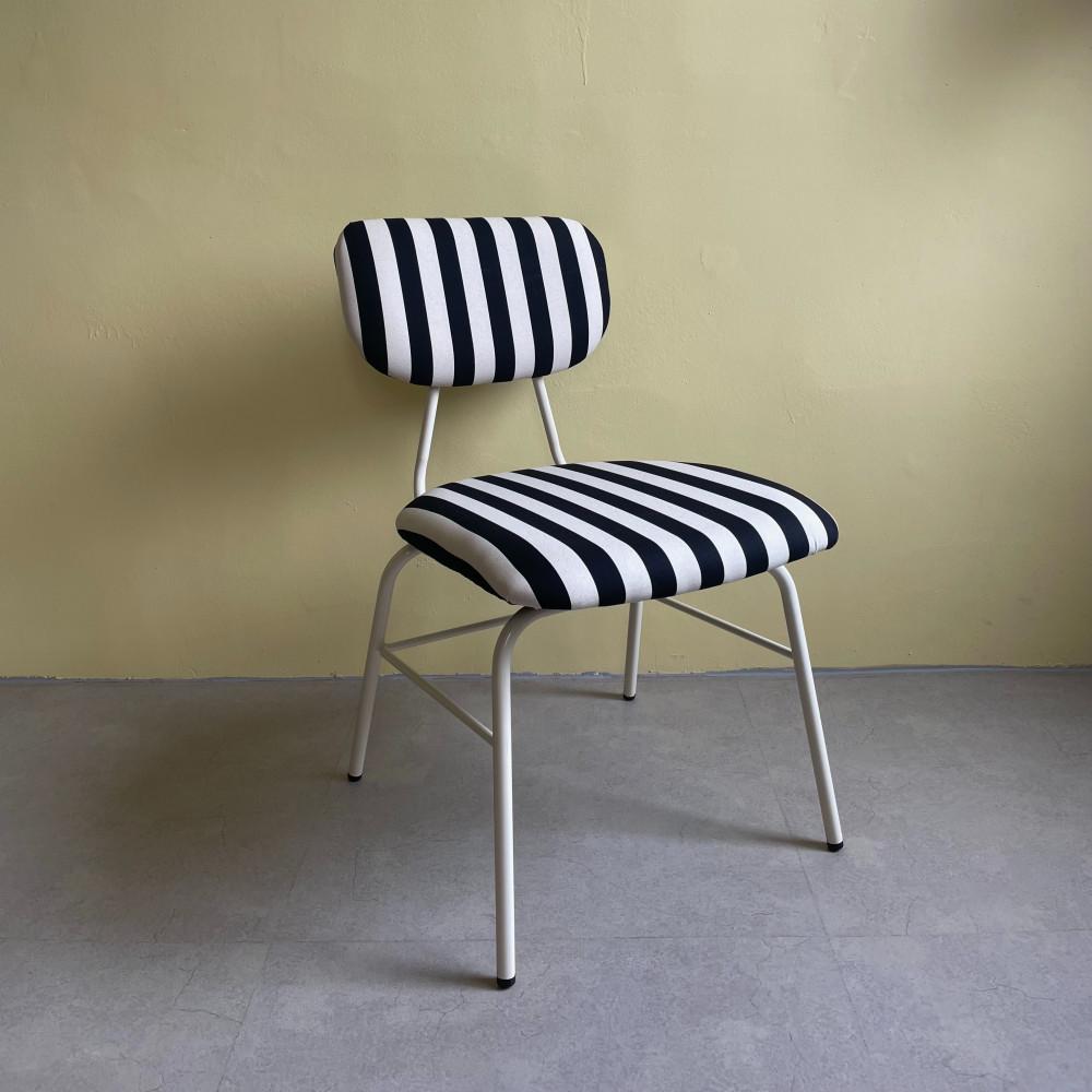 텐더 스트라이프 의자 카페 레트로 감성 인테리어 체어 비체어