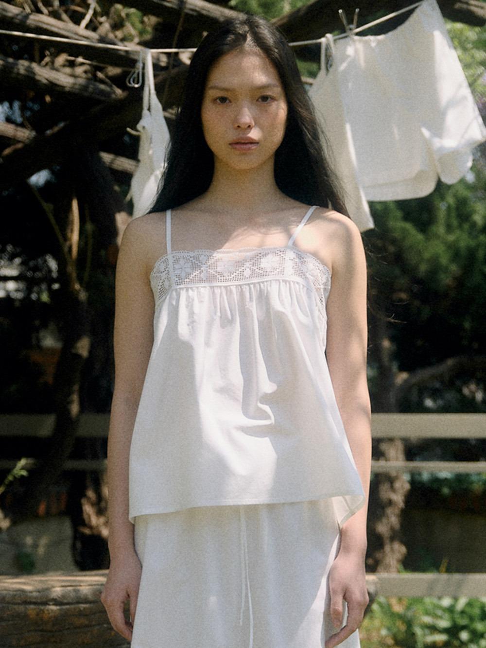 Lace sleeveless top_white