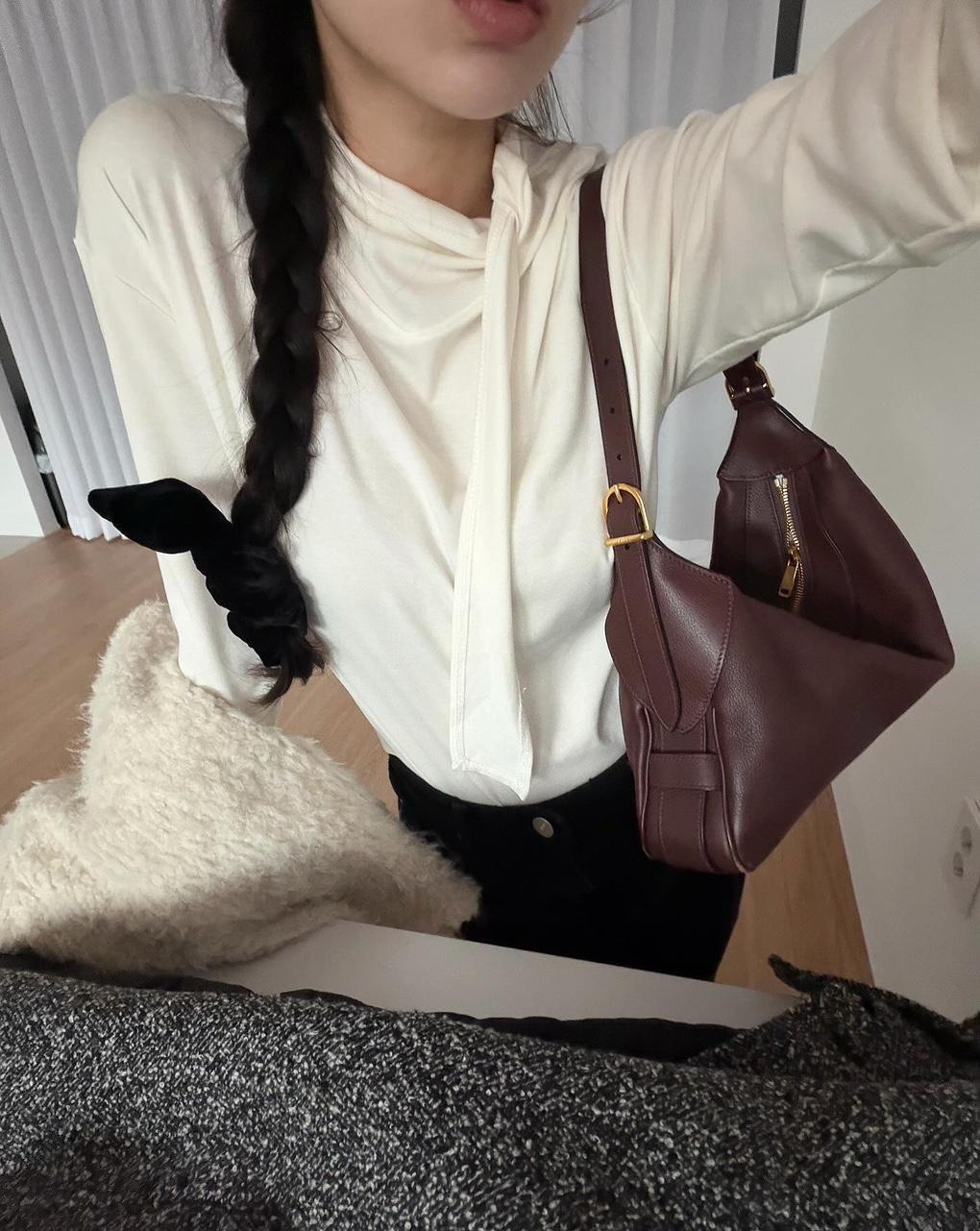 유인어스 토루 여성 겨울 하객룩 출근룩 오피스룩 타이 레이어드 이너 폴라 티