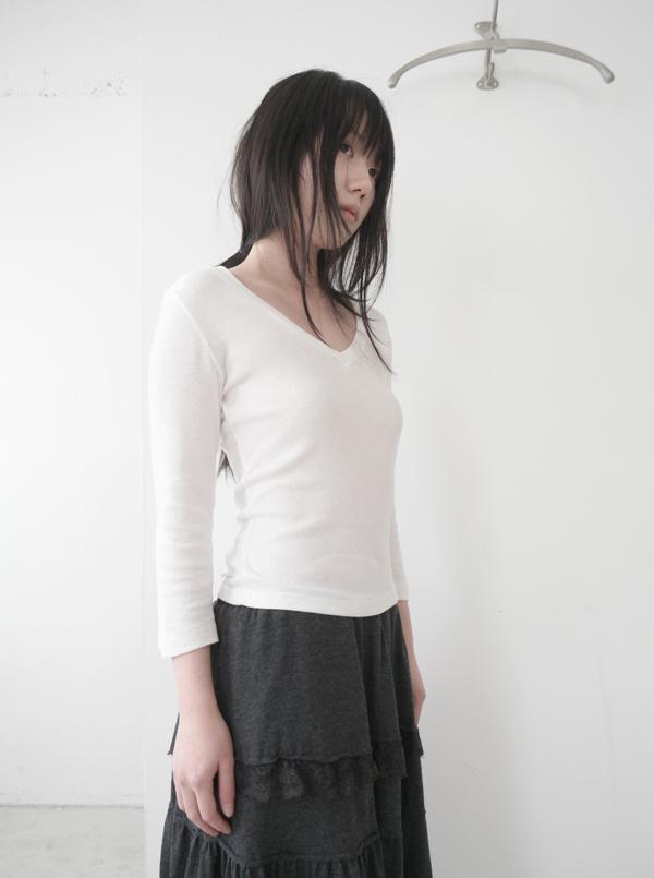 에프터먼데이 브이넥 엘보우 톱 (4c)