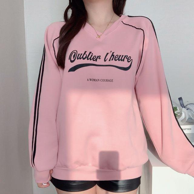 뜨끈기모![귀염아방핏-/러블리힙]y2k 블록코어 뉴진스 유니폼st 기모 쭈리 브이넥 나그랑 영문 레터링 프린팅 두줄 래글런긴팔 오버핏 박시 루즈 배색 맨투맨 (2col)_리틀페어리