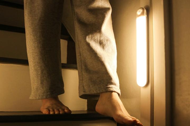 넬리LED 무선 자석 센서등 18 28cm 조명현관 계단 복도 거실 화장실 모션감지 충전식