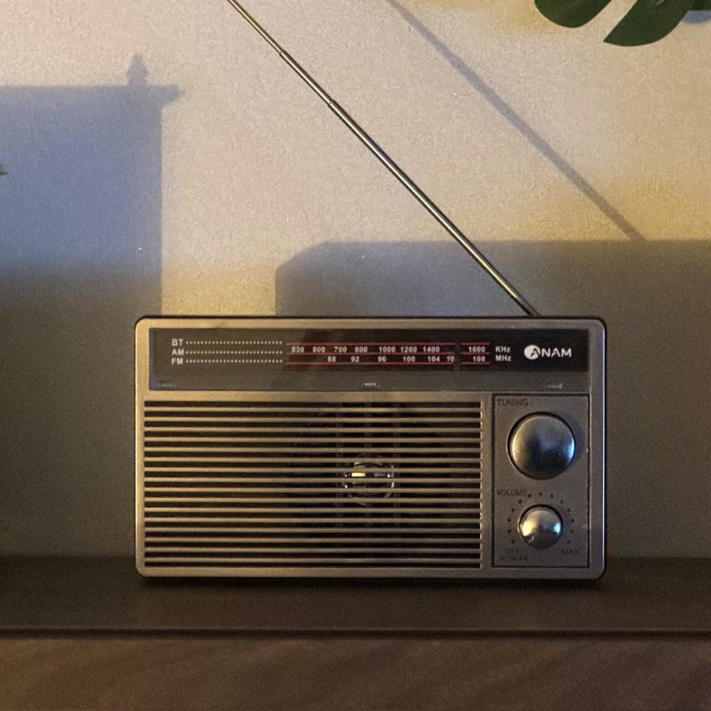 아남 R1 레트로 블루투스 스피커 라디오 아날로그 감성 휴대용 어깨끈 포함 AM FM