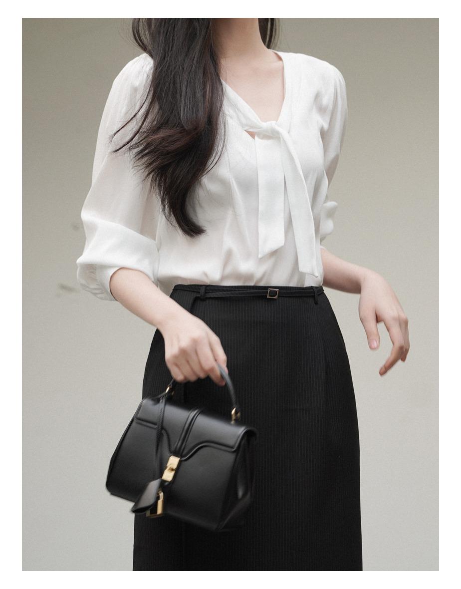 보메 타이 브이 블라우스 [새틴아이보리]