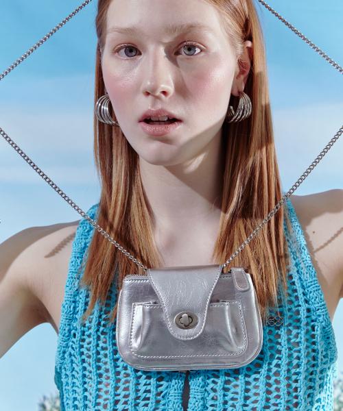 파오 마이크로 월렛 백 실버