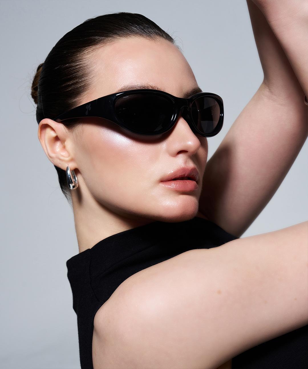 리끌로우 CORA SUNGLASS 3 COLOR