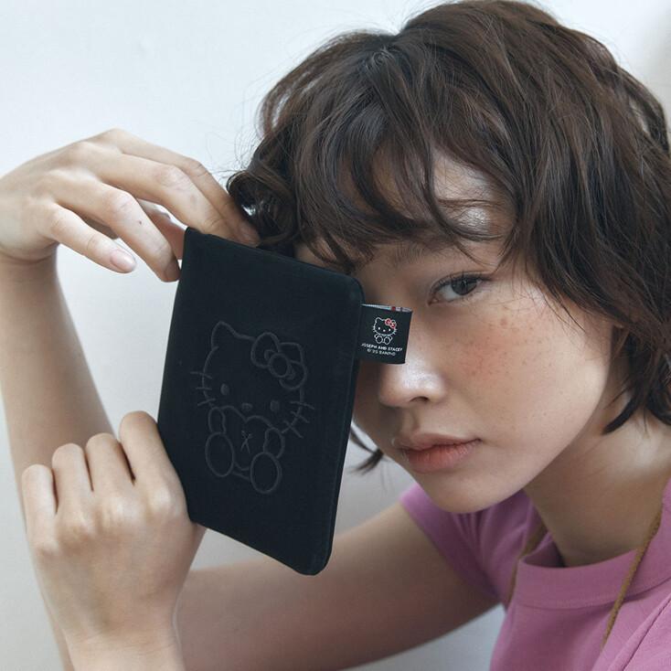 Haze Travel Wallet Hello Kitty Black