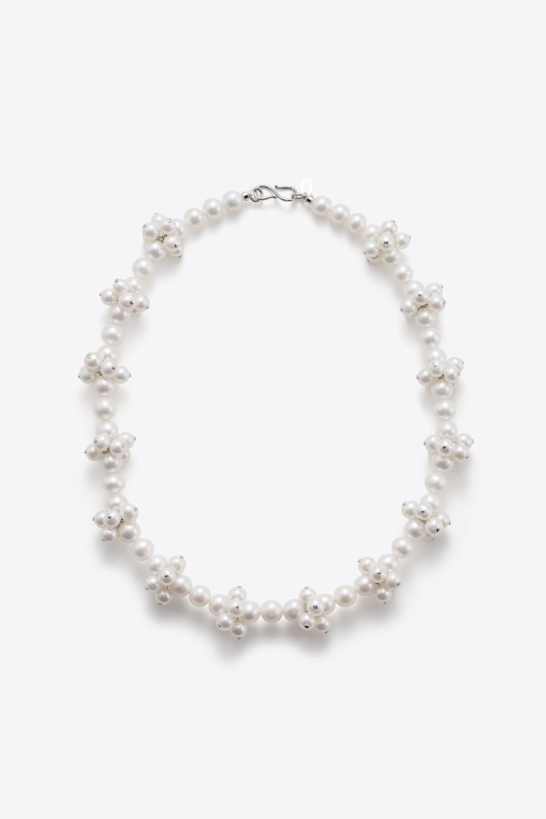The Flower Pearl Necklace