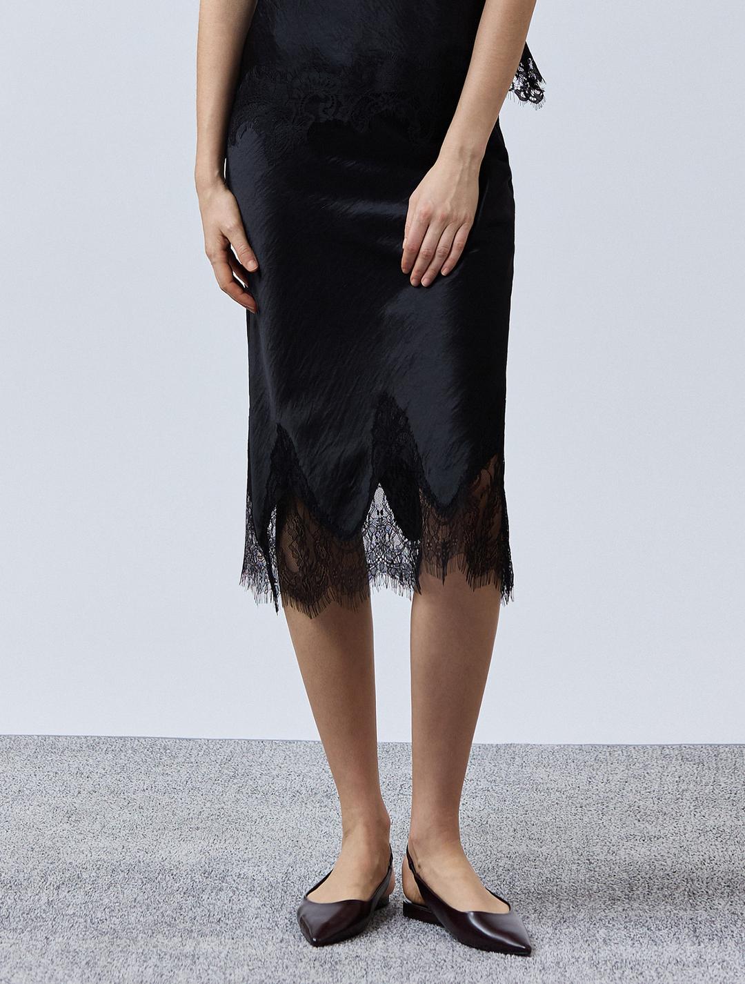 Lace Banding Midi Skirt - Black