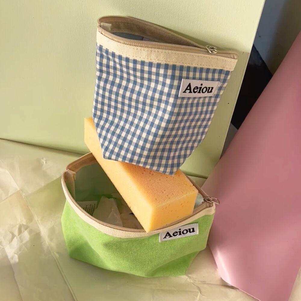 Aeiou Basic Pouch (M size) Baby Blue check