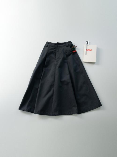 우먼 릴랙스드 플레어 치노 스커트 (블랙)