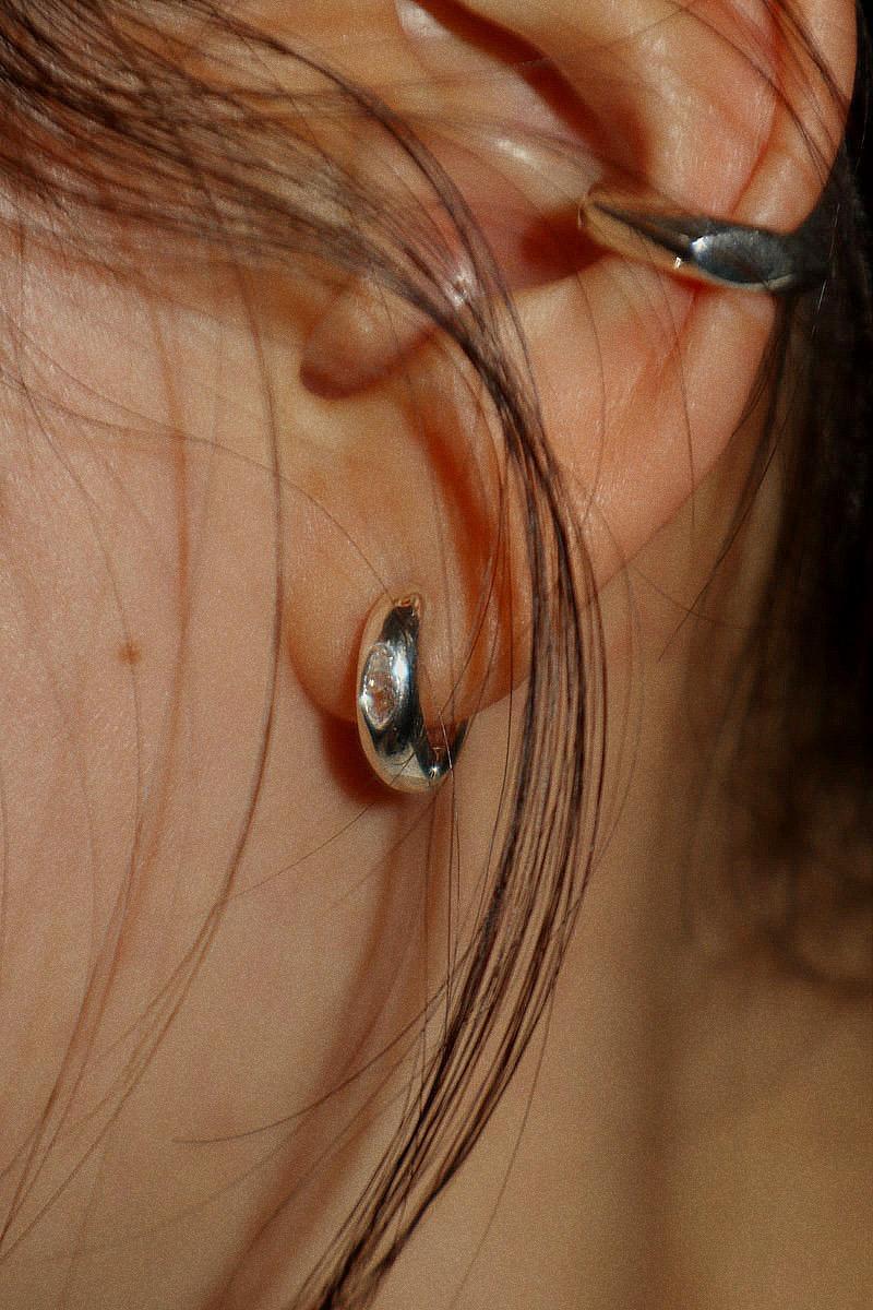 925silver 볼드 리프 큐빅 원터치 귀걸이 (2 color)