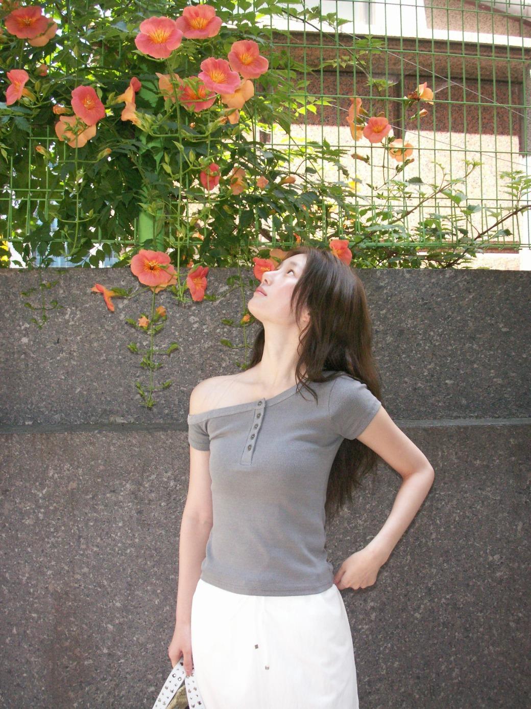DO. Ribbed Off-Shoulder Button Tee