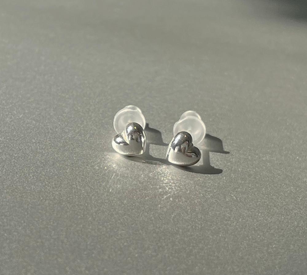 nudea - 누데아 미니볼륨 하트 귀걸이 silver 925 침형