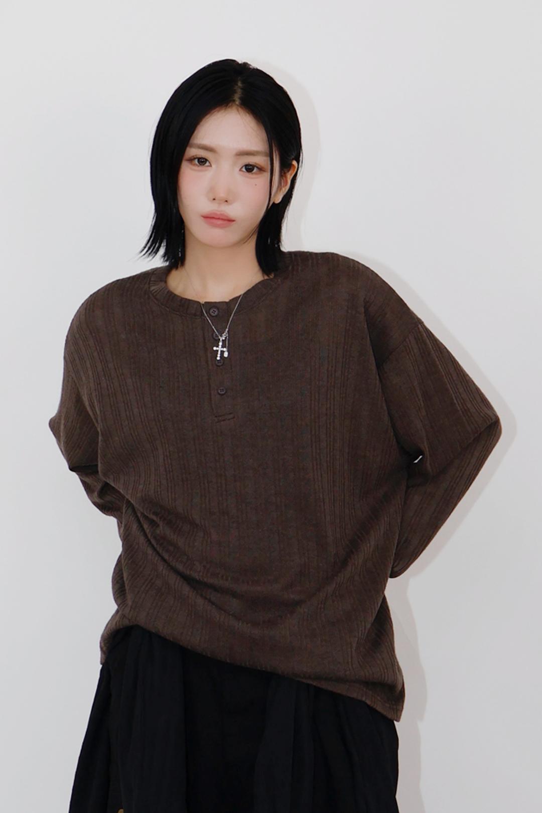 에스닉 헨리넥 니트 슬리브