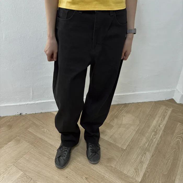 Essential Relaxed Denim Pants (Black)