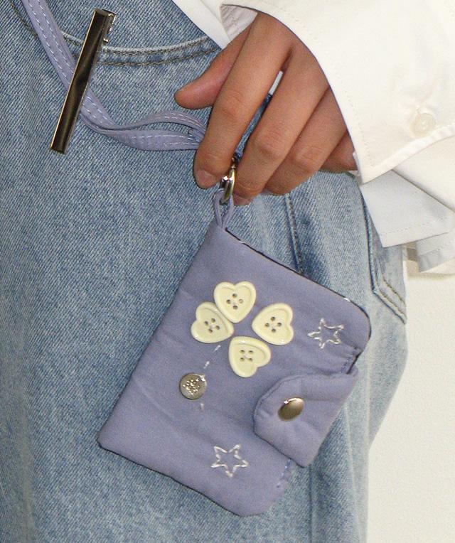 BUTTON CLOVER CARD WALLET SOFT BLUE