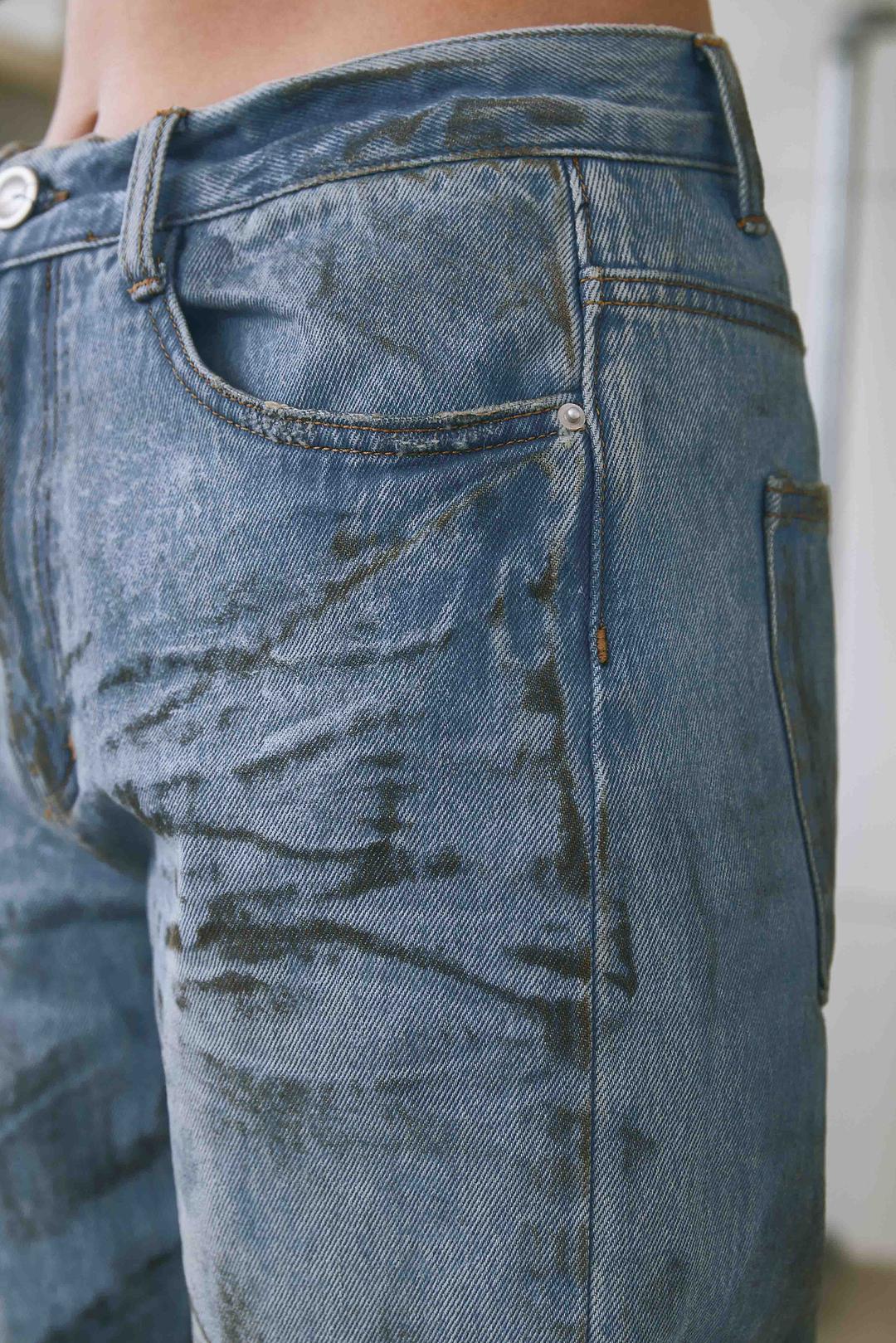 F 0032 POLLUTED JEANS
