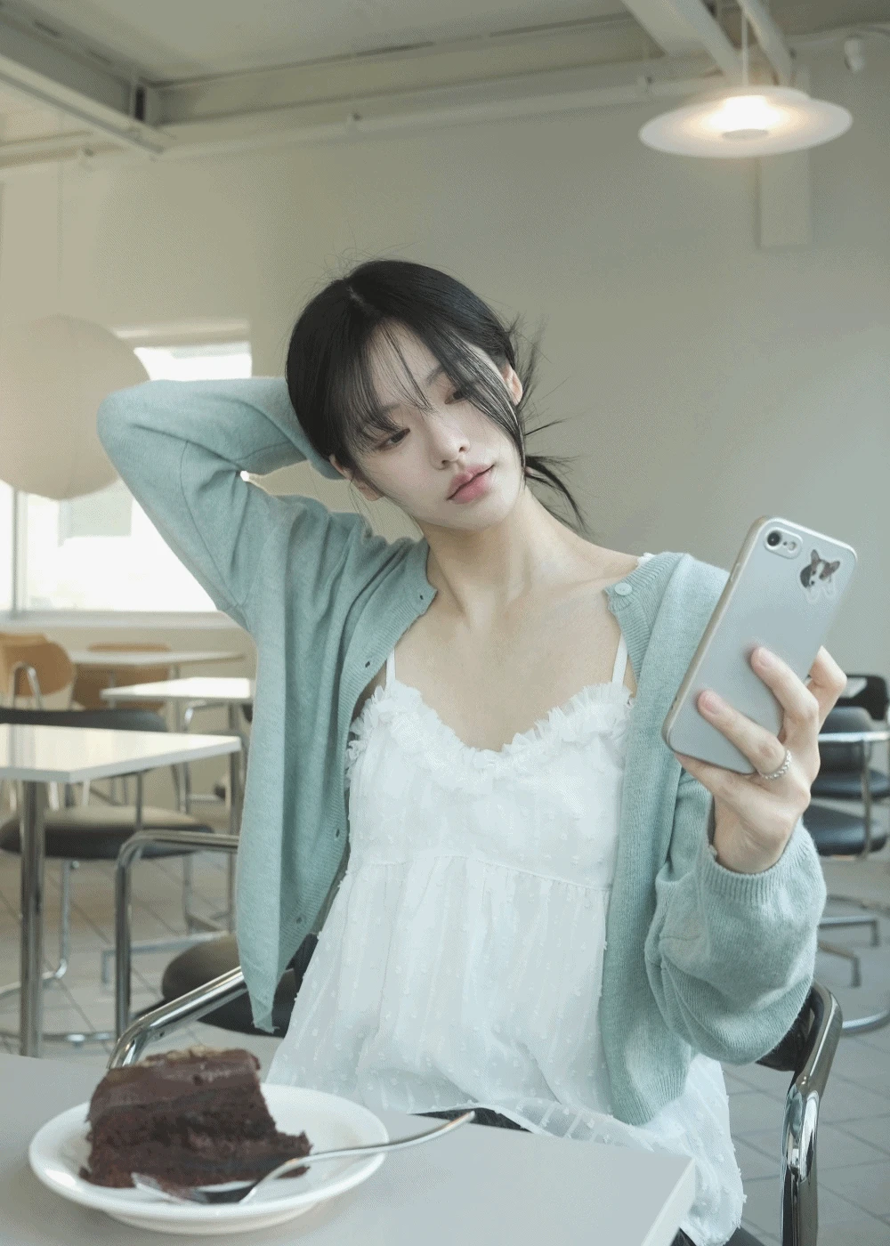 에트 울 캐시미어 여리핏 세미크롭 가디건