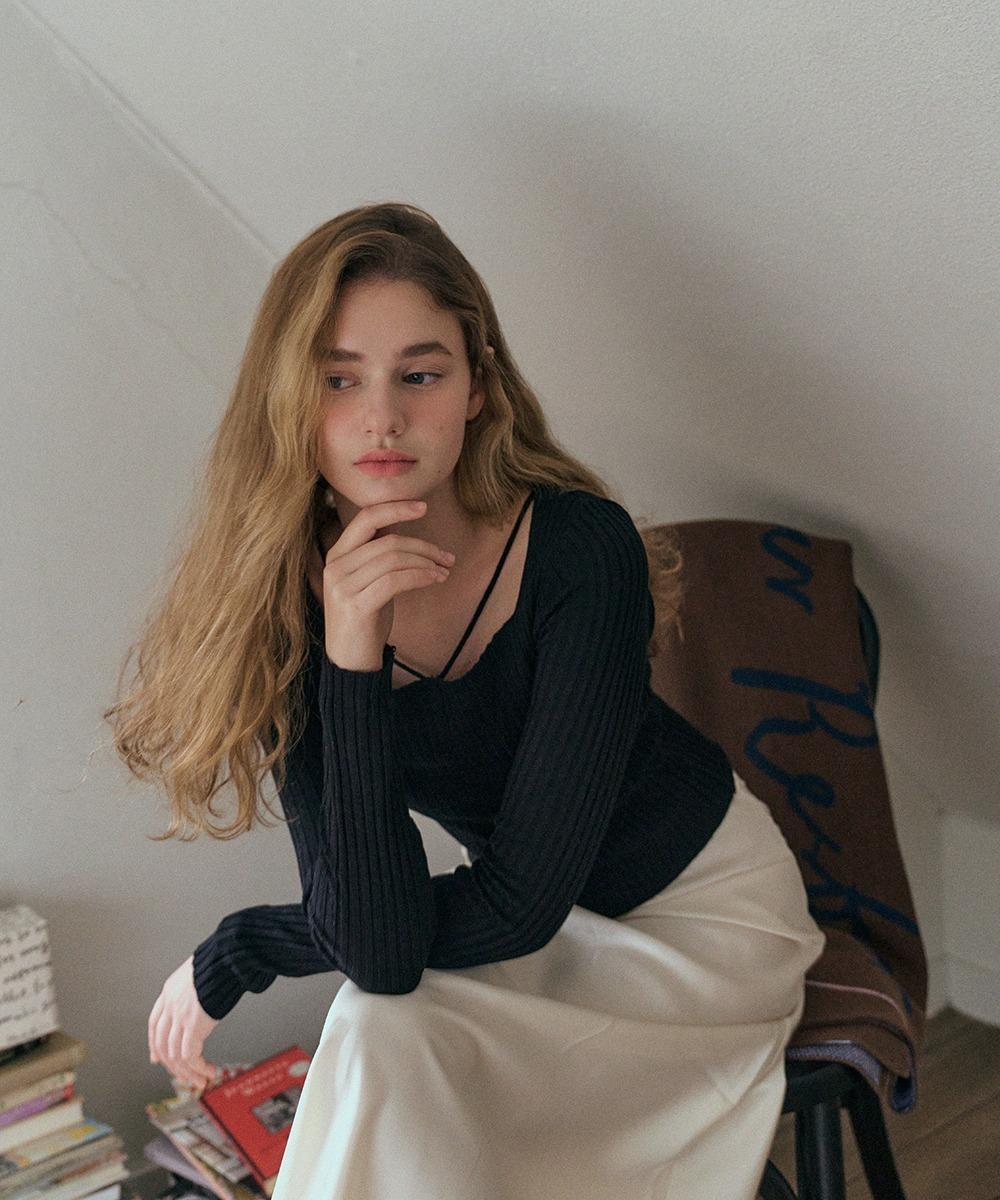 Squre slick knit top (Black)