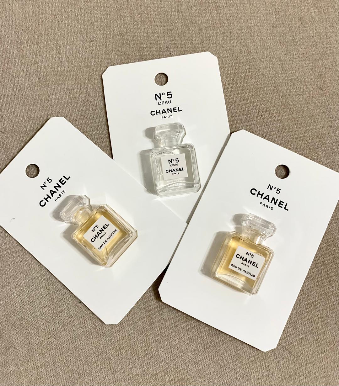 CHANEL Perfume necklace no.12