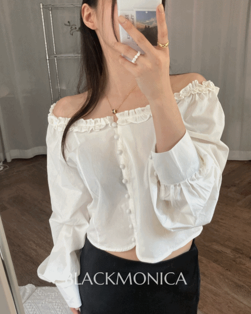 블랙모니카 [여리핏] 로안 프릴 퍼프 벌룬 크롭 블라우스 (코튼/휴양지룩/오프숄더/여름/하객룩)