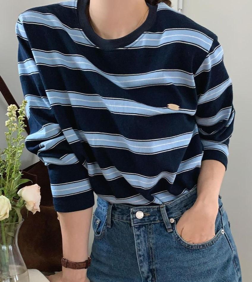 어스 폼스튜디오 단가라크루넥티 긴팔티 스트라이프 맨투맨티